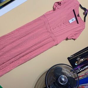 #112 size 1 Torrid NWT Blush Maxi Dress w/ slits up the front & stretch waist